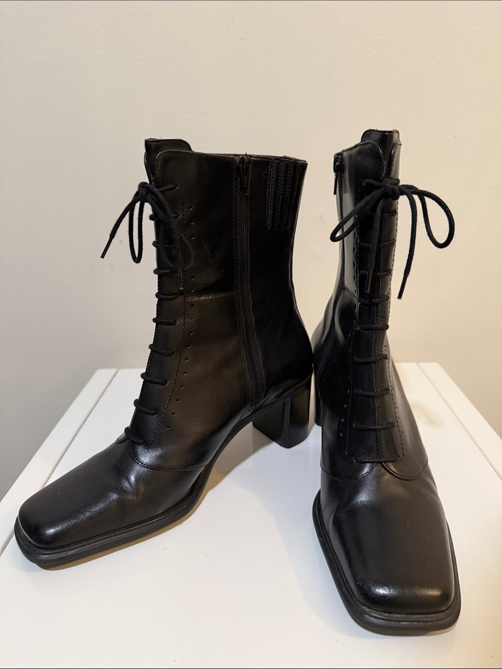 Danelle Women's Black Lace-Up Mid-Calf Block Heel Boots Size 7.5